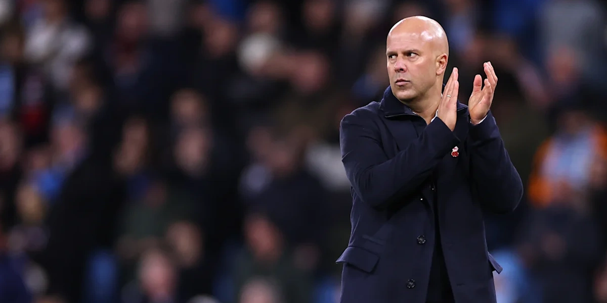 Arne-Slot-Soroti-Nilai-Kebersamaan-Tim